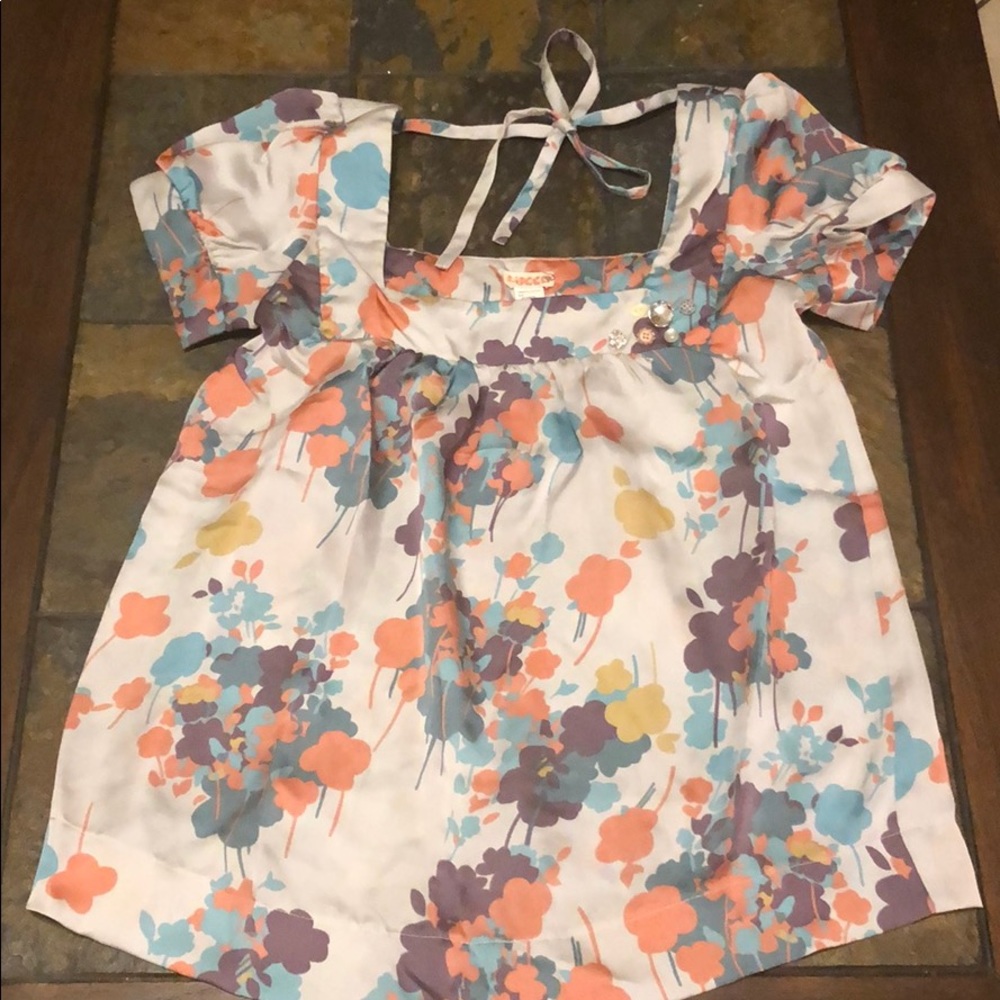 Super cute and light top